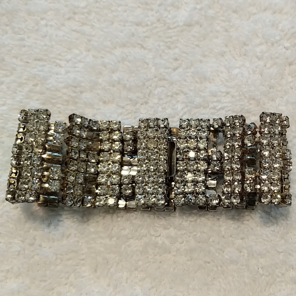 VINTAGE Silve and diamond costume jewelry bracelet